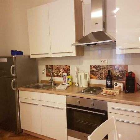 Studio Apartman Via Šibenik Eksteriør billede