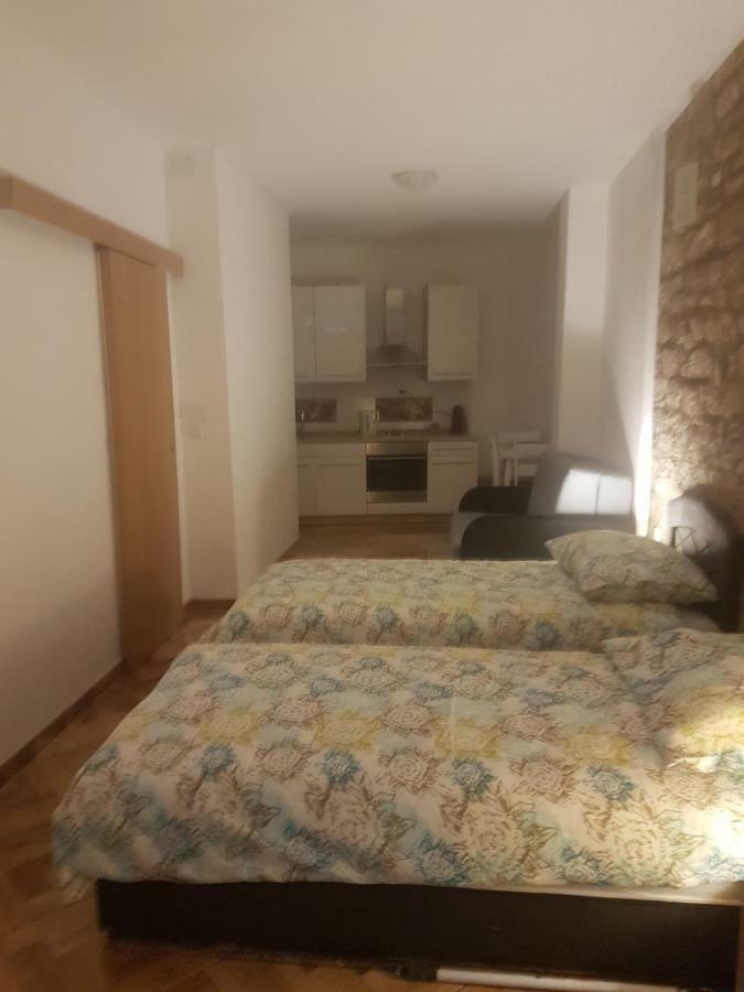 Studio Apartman Via Šibenik Eksteriør billede