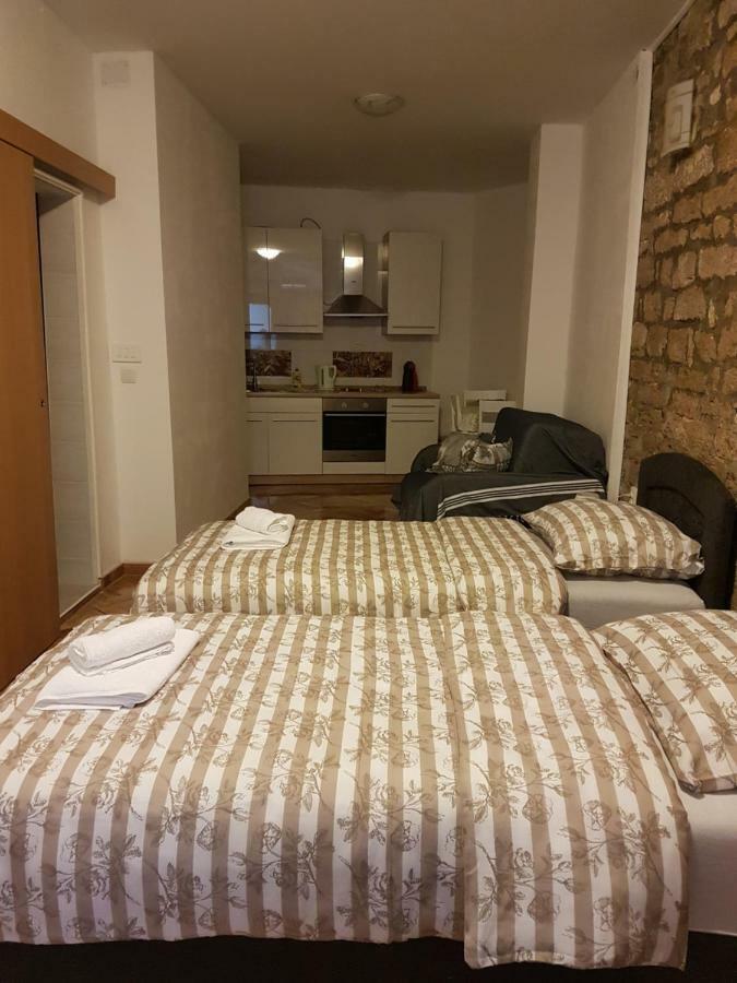 Studio Apartman Via Šibenik Eksteriør billede
