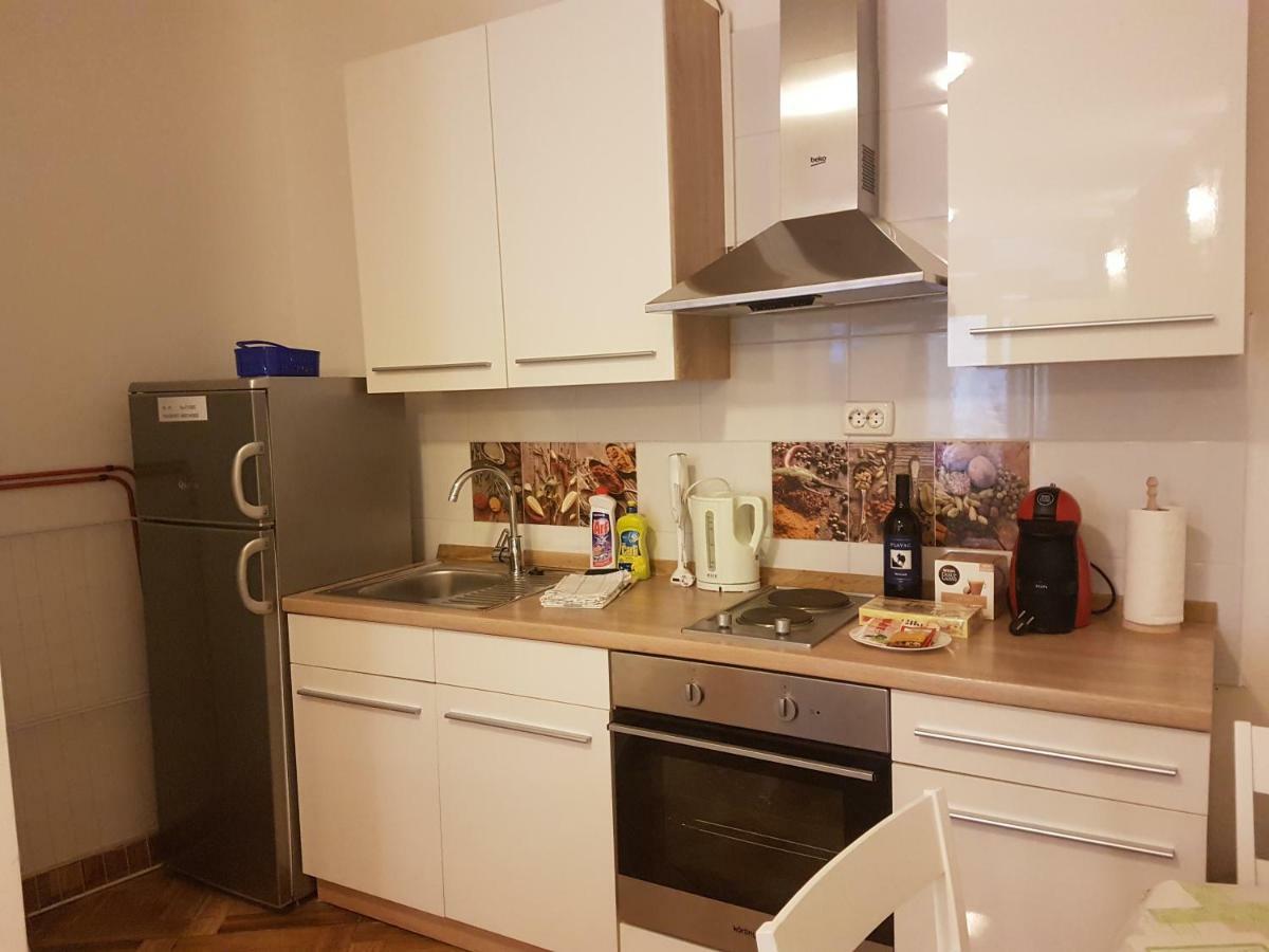 Studio Apartman Via Šibenik Eksteriør billede